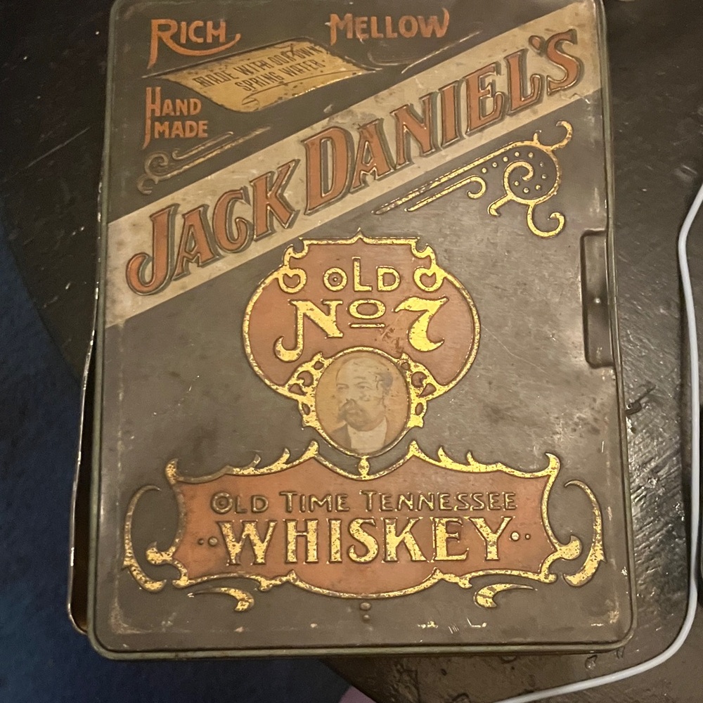 Jack Daniels Vintage Metal box- Brown and Gold full of keys.